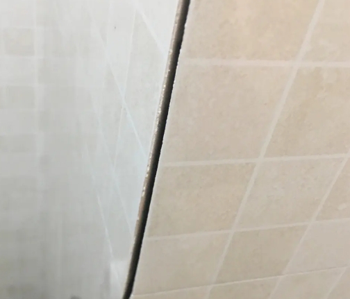武侯瓷砖空鼓维修公司分享阳台瓷砖脱落的修复过程可以分为以下几个步骤
